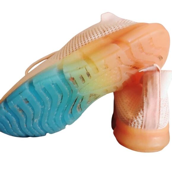 Pink and Blue Athletic Shoes with Breathable Mesh and Modern Design - Picture 6 of 10